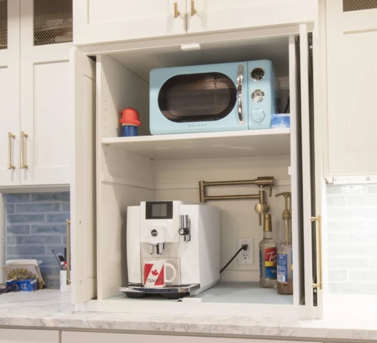 Mass Image Compressor Compressed this image. https://sourceforge.net/projects/icompress/ with Quality:65 coastal gold