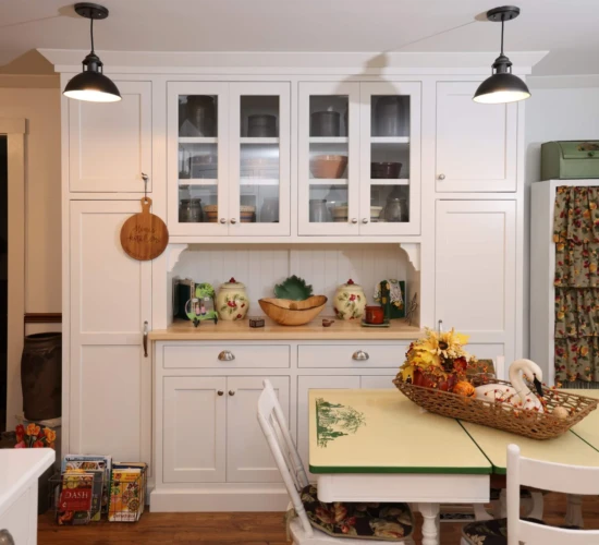 Mass Image Compressor Compressed this image. https://sourceforge.net/projects/icompress/ with Quality:65 Vibrant Farmhouse Kitchen